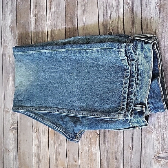 Levi's relaxed fit medium wash jeans with 31" inseam - Picture 3 of 14